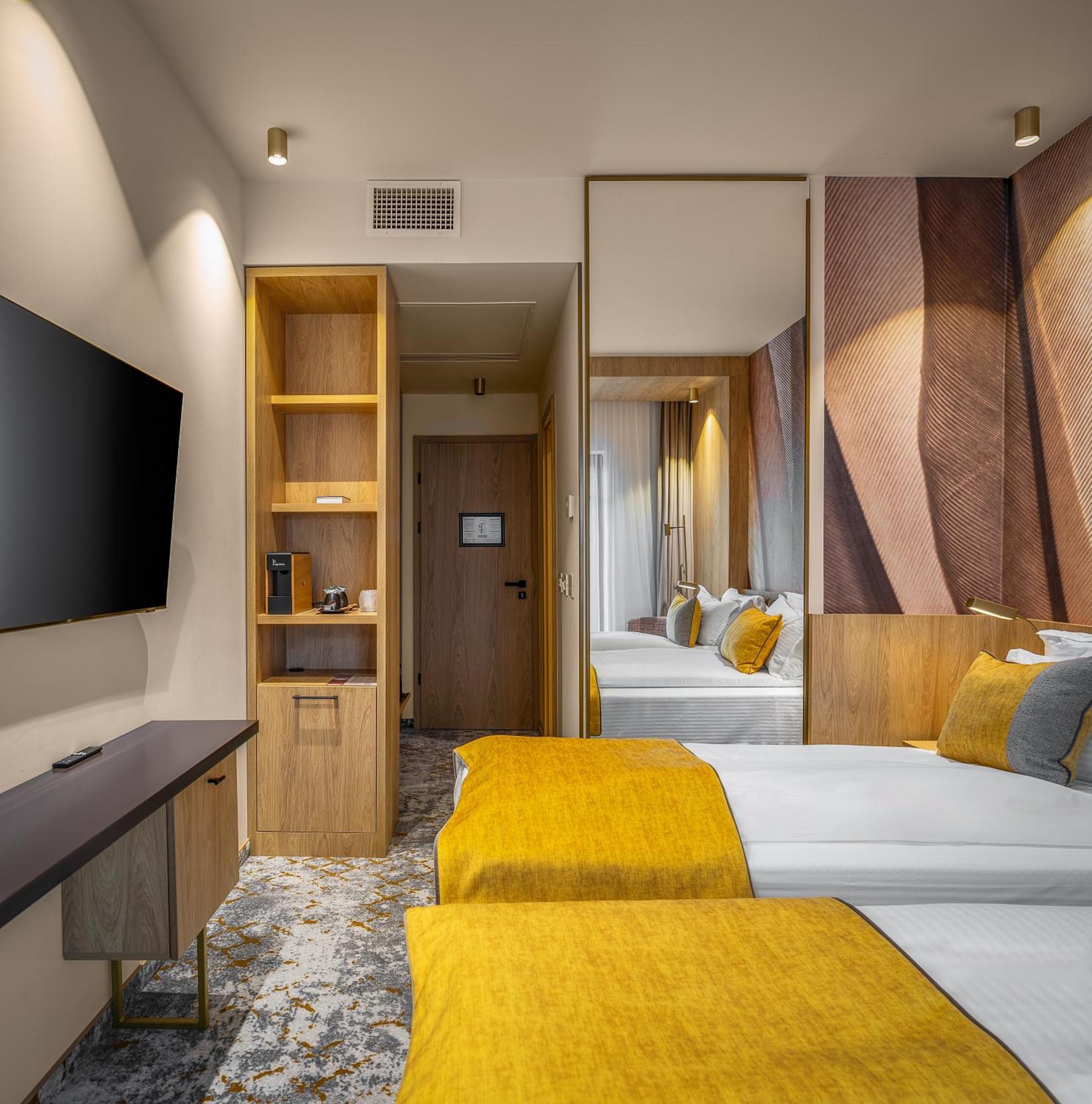 Hotel Branco Timisoara Ngoại thất bức ảnh